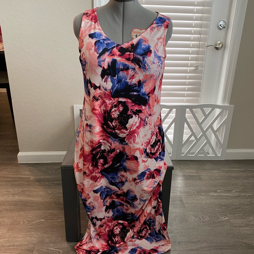 Beautiful Long, Purple Pink Rose Design Elegant dress.